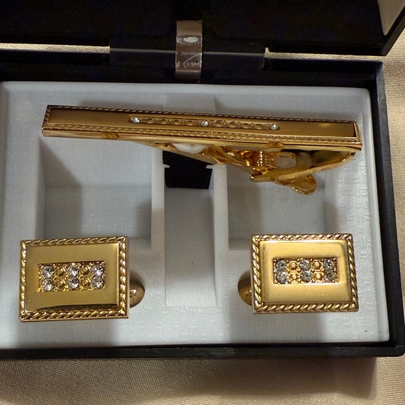 Elegant Gold Cufflinks and Tie Clip Set